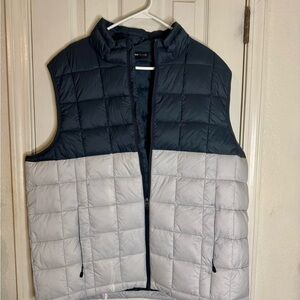 Swiss Tech Black and Gray Quilted Puffer Vest
